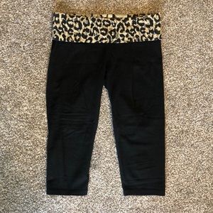 Victoria’s Secret PINK crop yoga pants